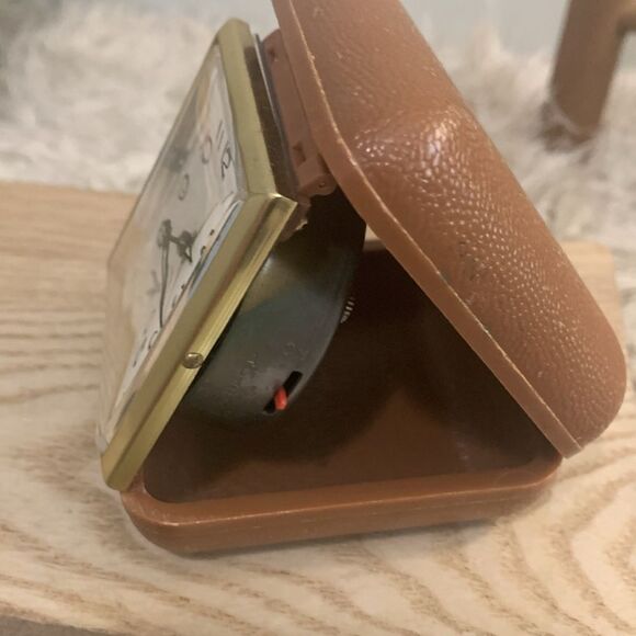 Vintage Westclox Wind-Up Alarm Clocks Bundle Of 2 Bedside 1 Travel Clock - Picture 3 of 16